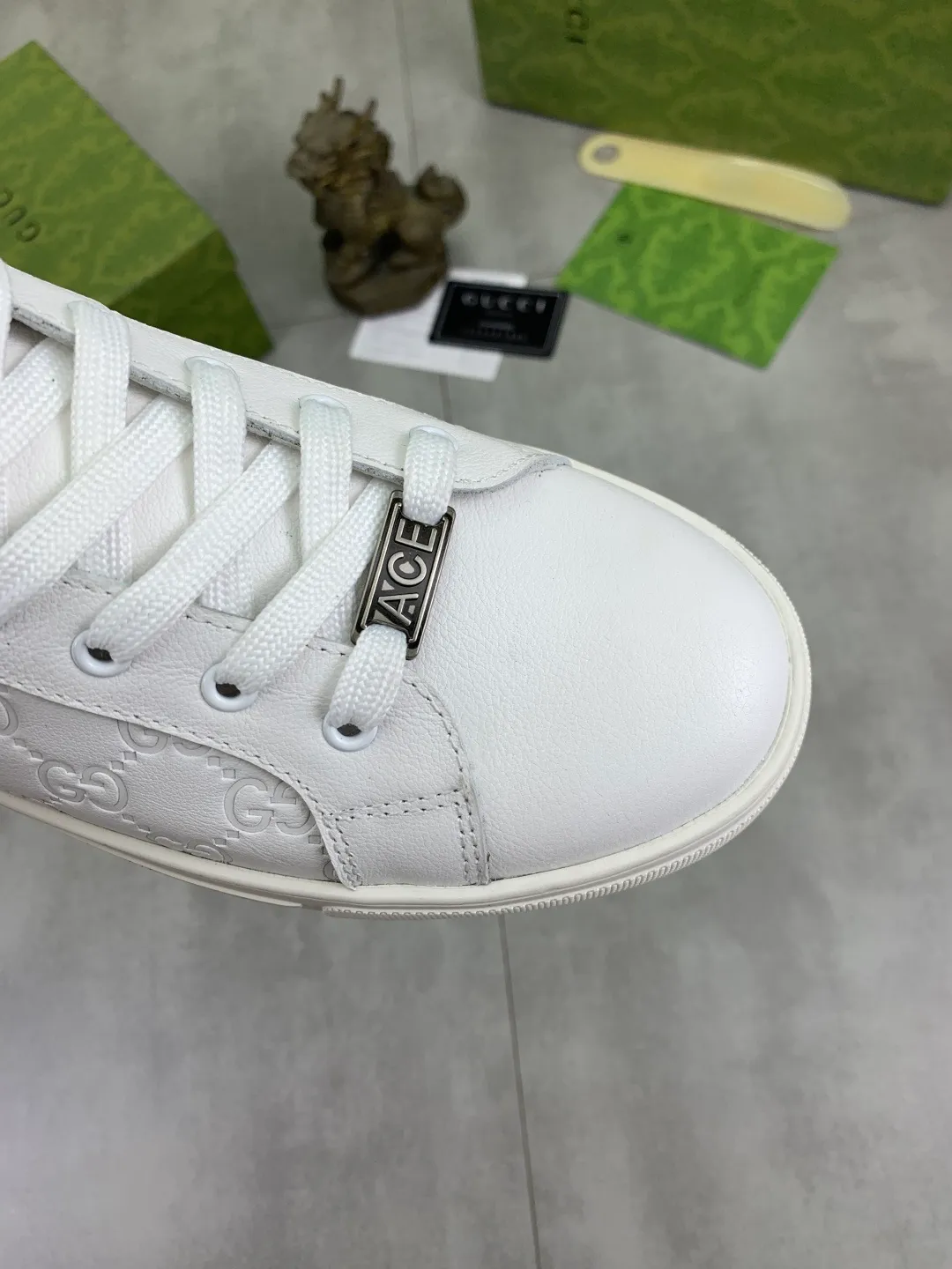 Men's shoes 💰P460 💰[New style]🆘 The latest model from Gucci GUCCI official website 🎁Classic casual fashion high-top men's shoes 👟Hot style 💥The version is simple and elegant, exclusive for trendy men. Unique official website latest brand elements 👑Gucci original decoration, fashionable and generous, original soft calfskin fabric➕Comfortable soft first-layer pigskin lining ✅The official website specifies the wear-resistant casual outsole, the classic model is taken in kind🎬Color: 4️⃣colors available😍Number: 38-44